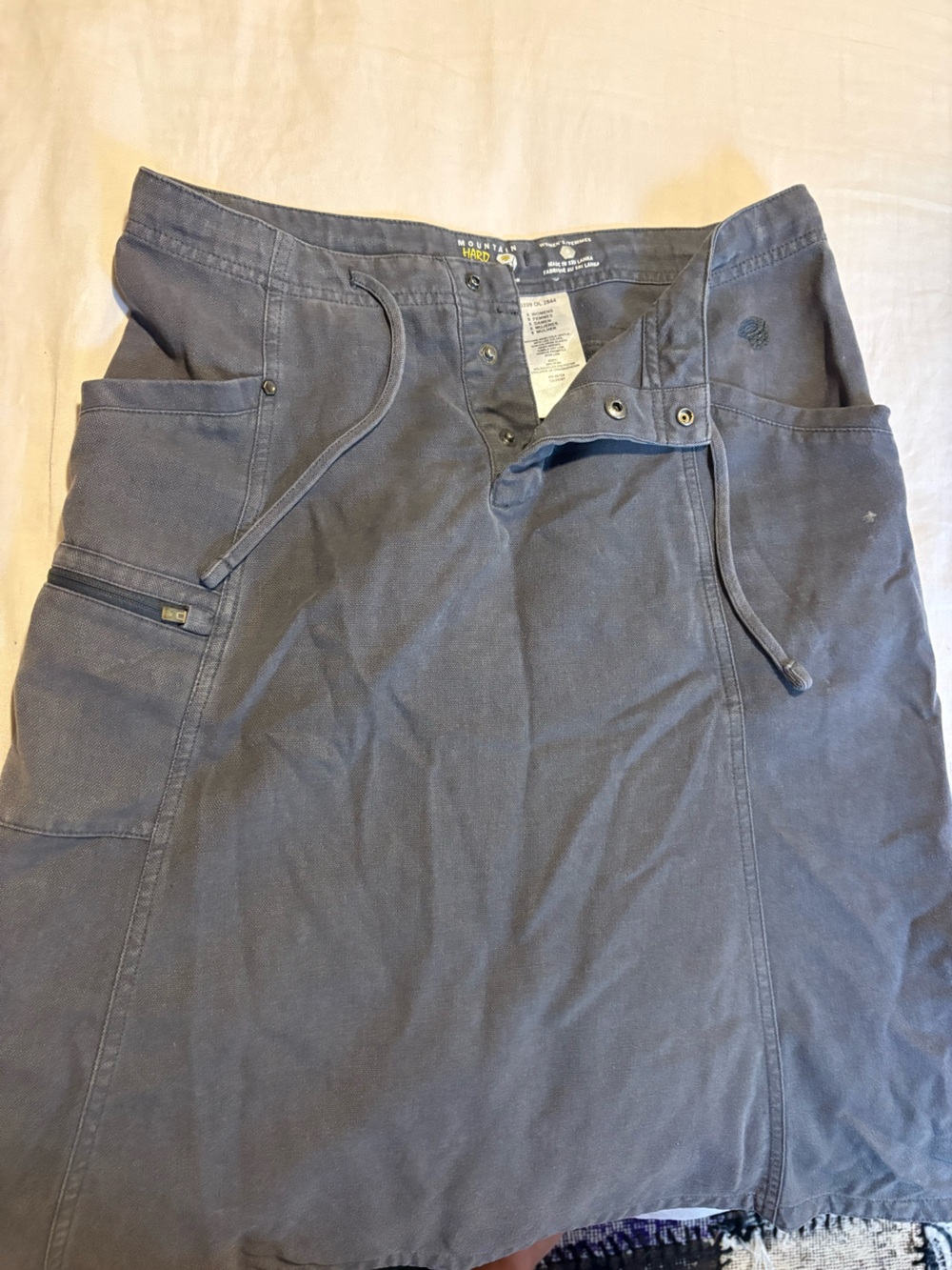 Mountain Hardwear Women's skirt in Dark grey